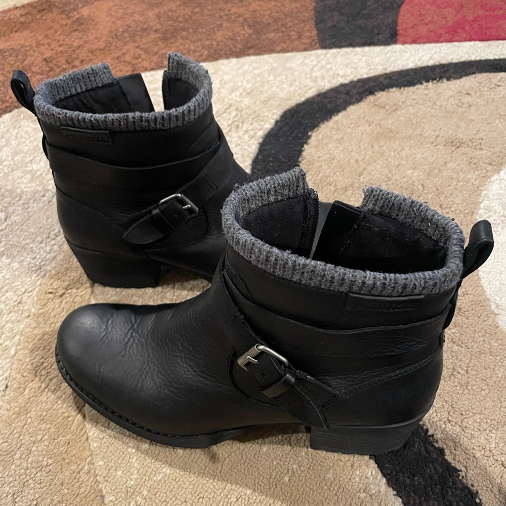 Merrell Black Ankle Boots with Gray Cuff